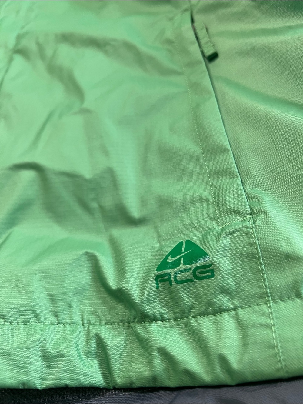 Nike ACG Jacket - Picture 3 of 3
